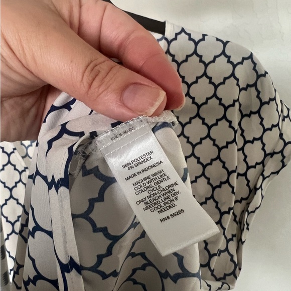 Express Nursing + Pumping Friendly Top in Blue and White Pattern, Size Medium - Picture 3 of 3